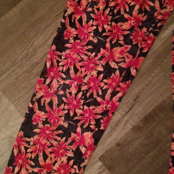 LulaRoe Leggings - Picture 2 of 3
